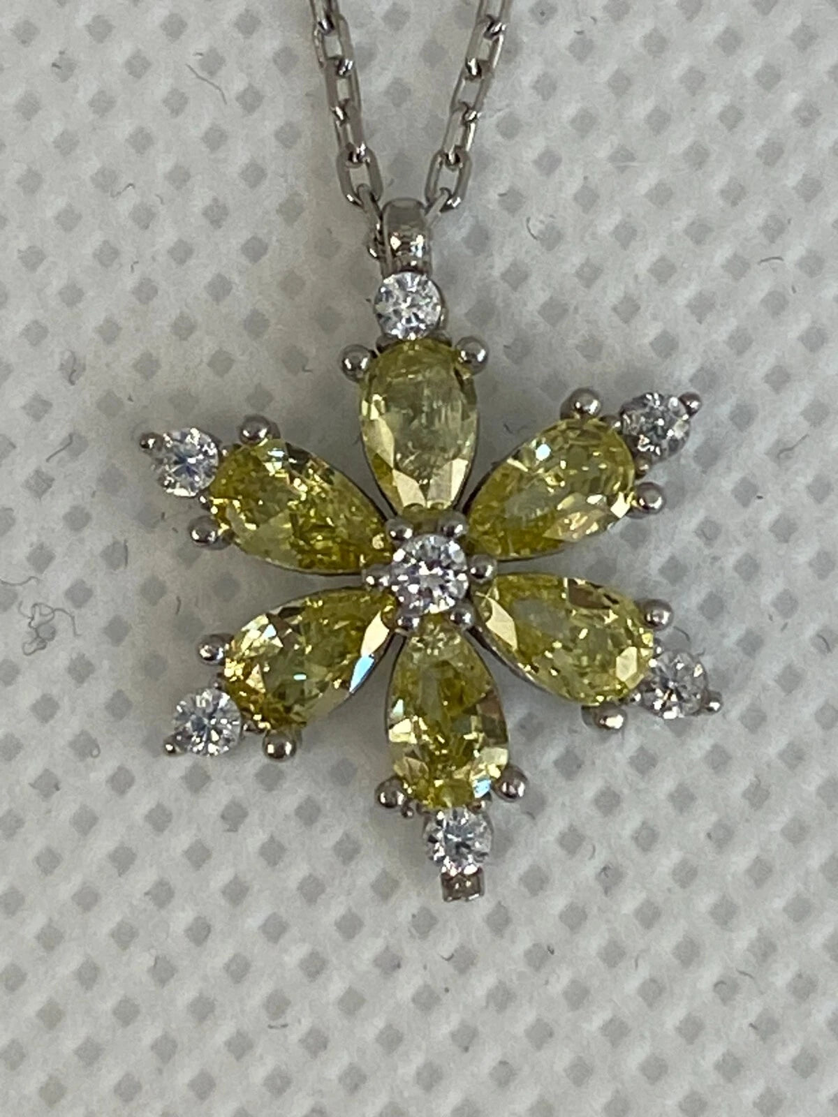 925 Ayar Sterling Gümüş Sarı Lotus Çiçeği Kolye